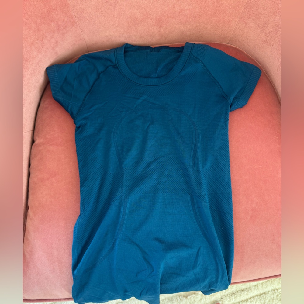 Lululemon, never worn, 4, blue, Swiftly Tech Short-Sleeve Shirt 2.0, Hip Length
